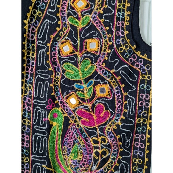 VTG Passports Pier 1 Imports Embroidered Vest Black Peacock Mirror Tiles Medium - Picture 3 of 7